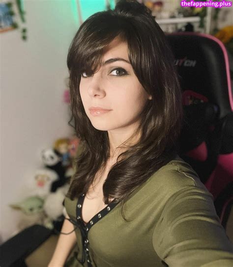 Kaitlin Witcher / KaitlinWitcher / piddleass .